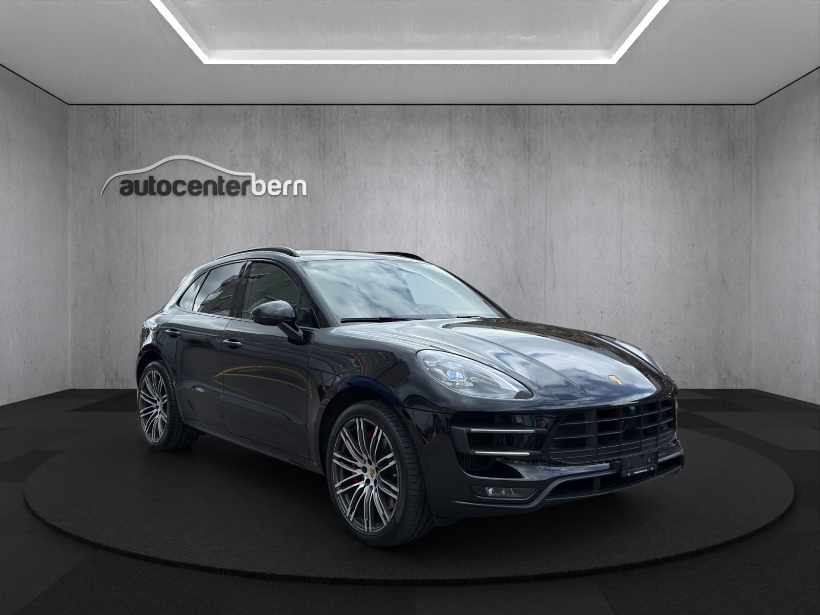 PORSCHE Macan Turbo Performance PDK