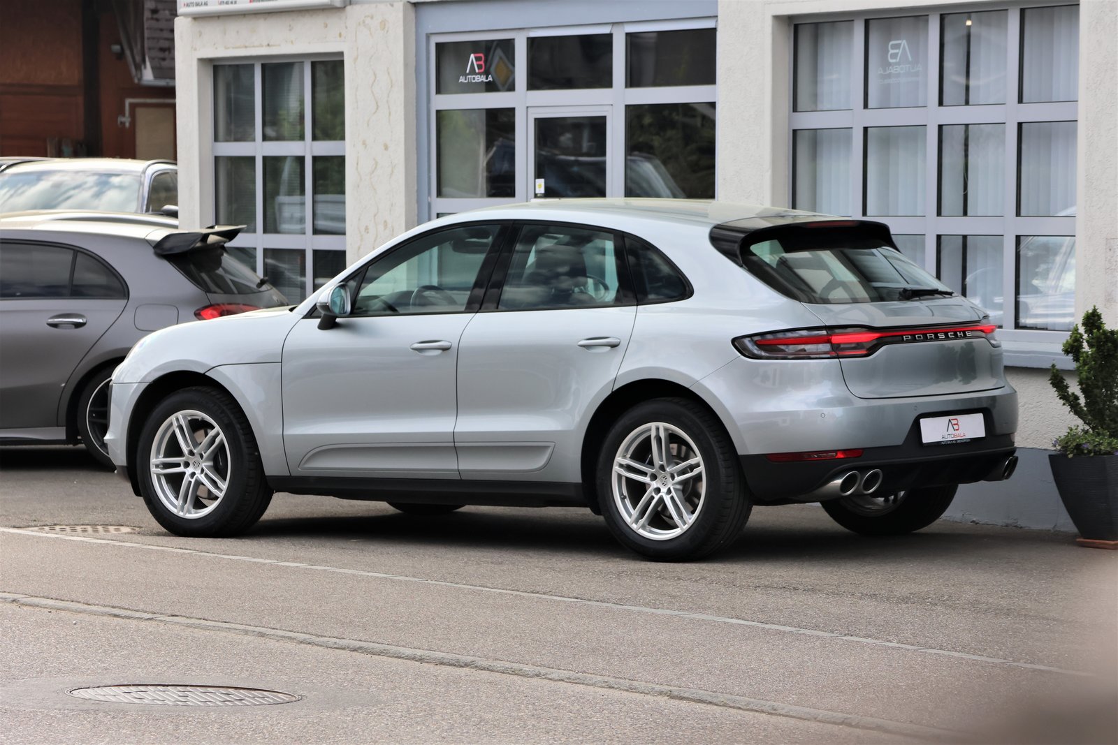PORSCHE Macan PDK, Petrol, Second hand / Used, Automatic - 5