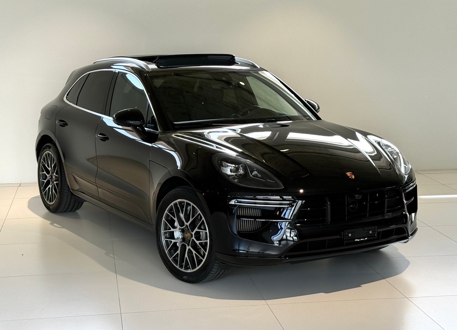 PORSCHE Macan Turbo PDK ***CH-Fahrzeug***Panoramadach***Dist
