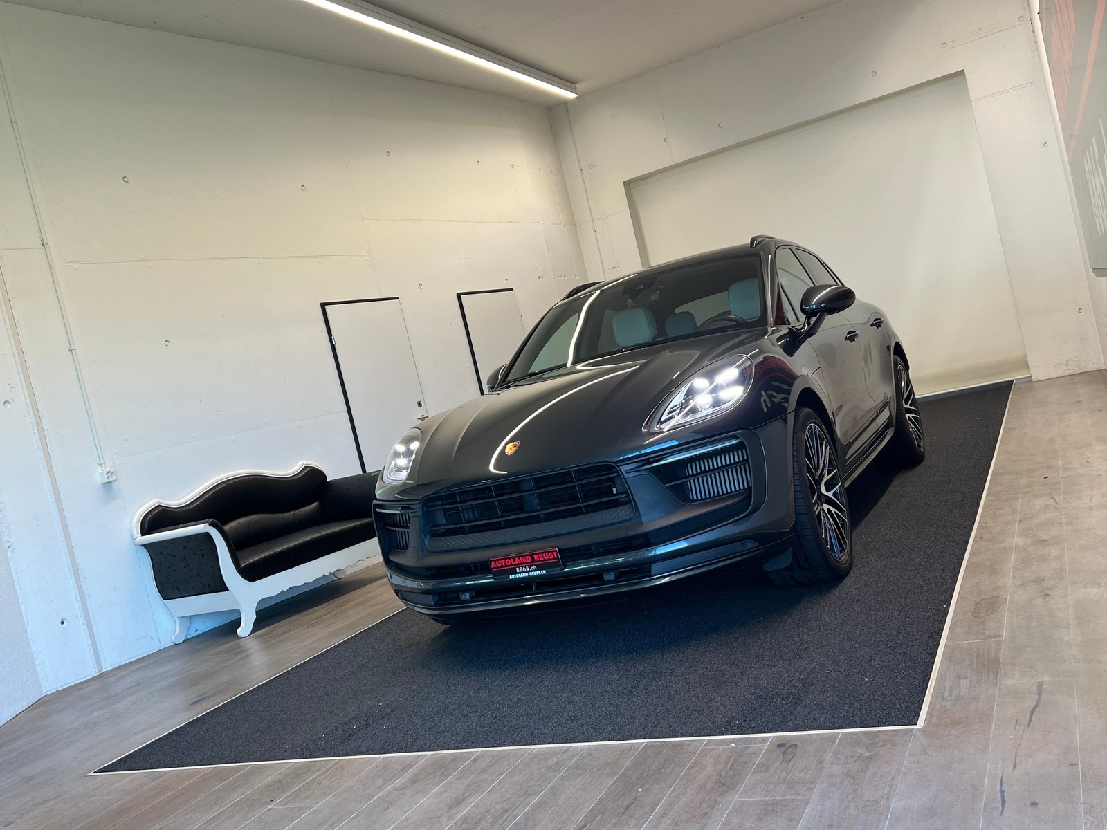 PORSCHE Macan GTS PDK, Petrol, Second hand / Used, Automatic - 2