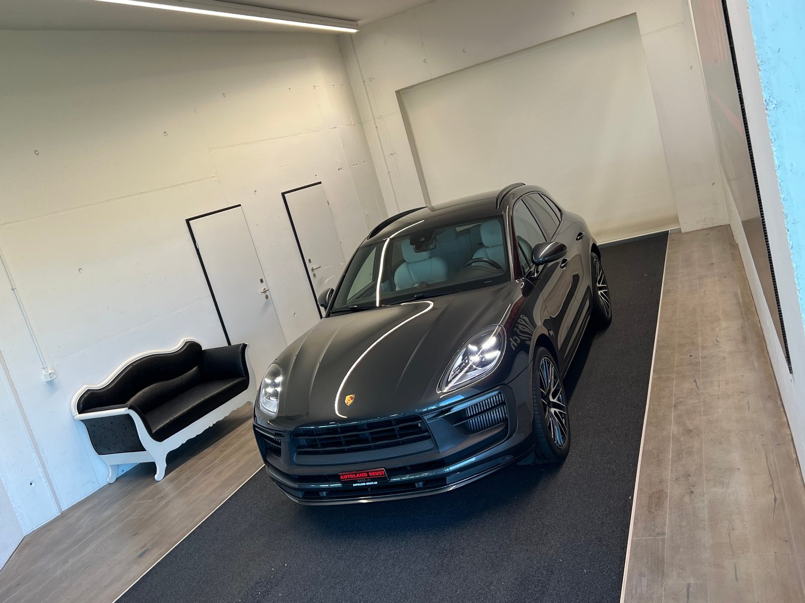 PORSCHE Macan GTS PDK, Petrol, Second hand / Used, Automatic - 4