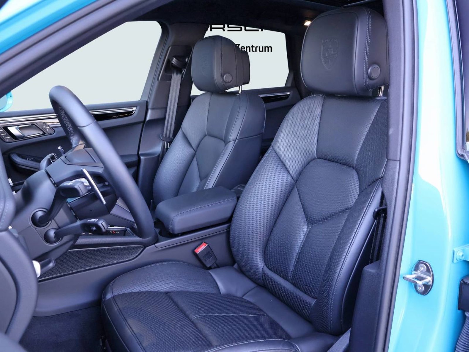 PORSCHE Macan S, Petrol, Second hand / Used, Automatic - 5