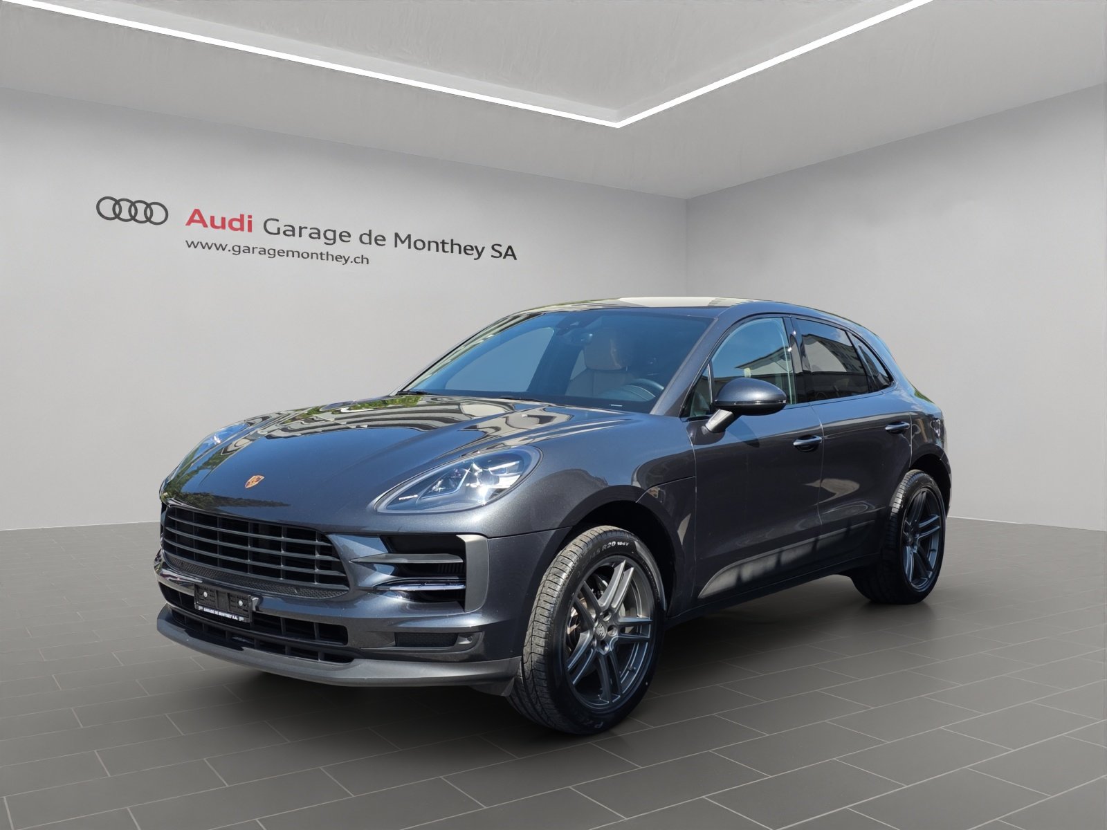 PORSCHE Macan S PDK