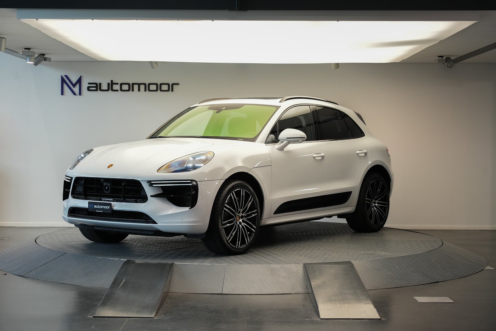 PORSCHE Macan Turbo PDK