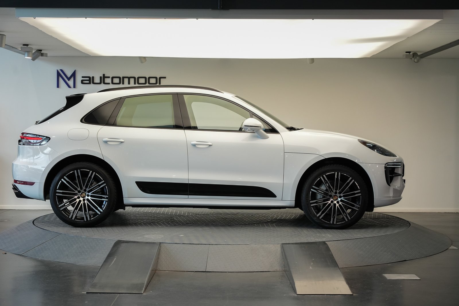 PORSCHE Macan Turbo PDK, Benzin, Occasion / Gebraucht, Automatik - 4