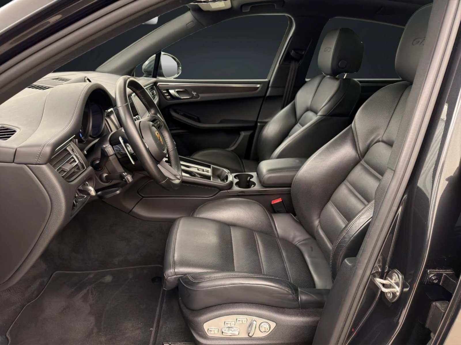 PORSCHE Macan GTS, Petrol, Second hand / Used, Automatic - 5