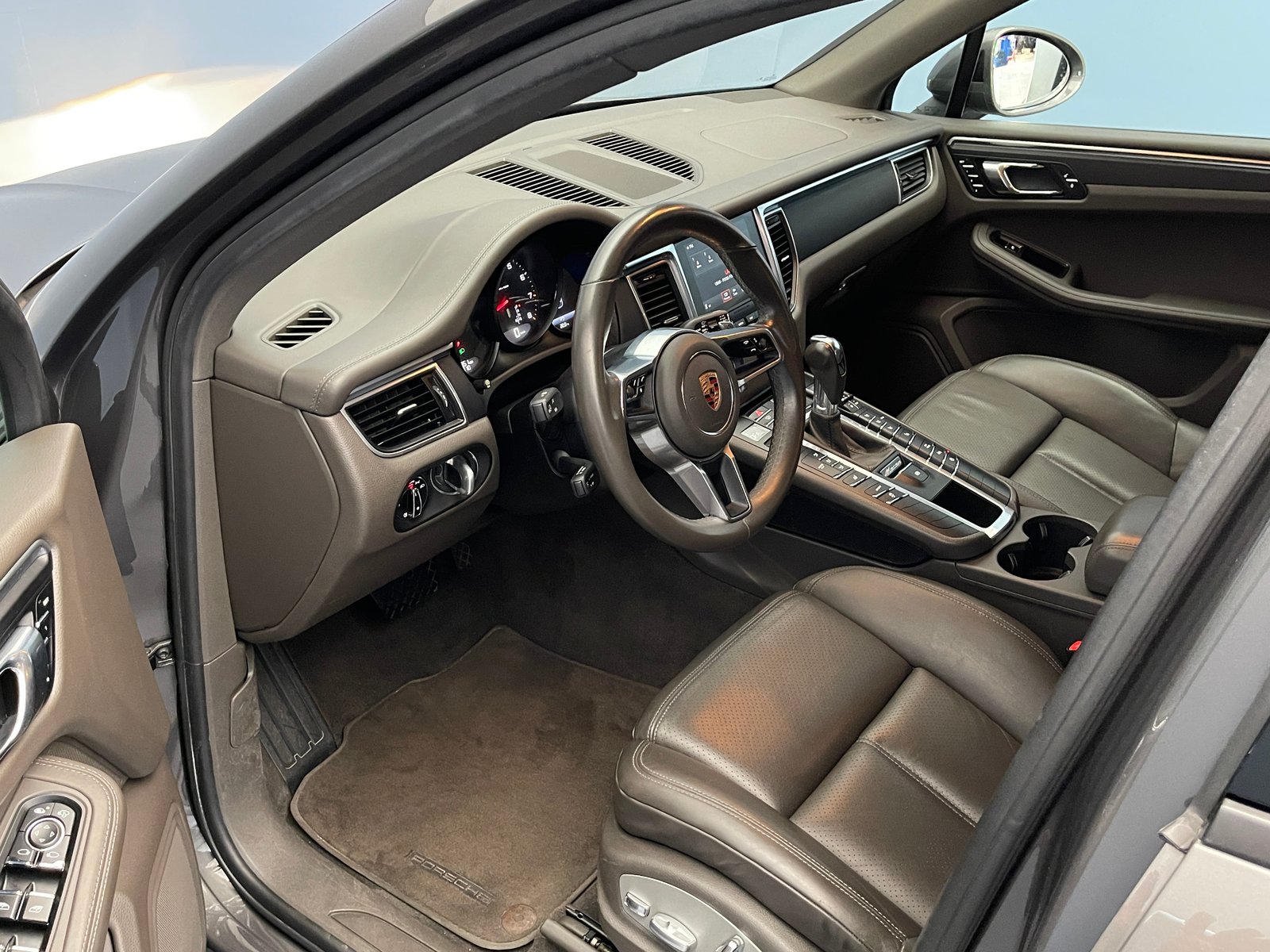 PORSCHE Macan 2.0, Essence, Occasion / Utilisé, Automatique - 7