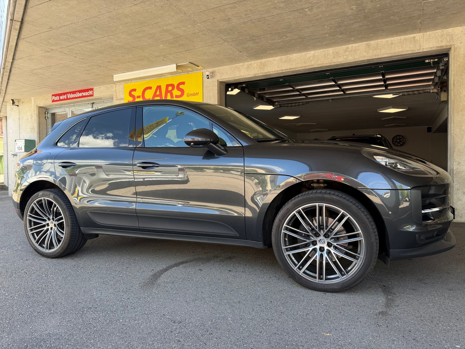 PORSCHE Macan PDK, Petrol, Second hand / Used, Automatic - 2