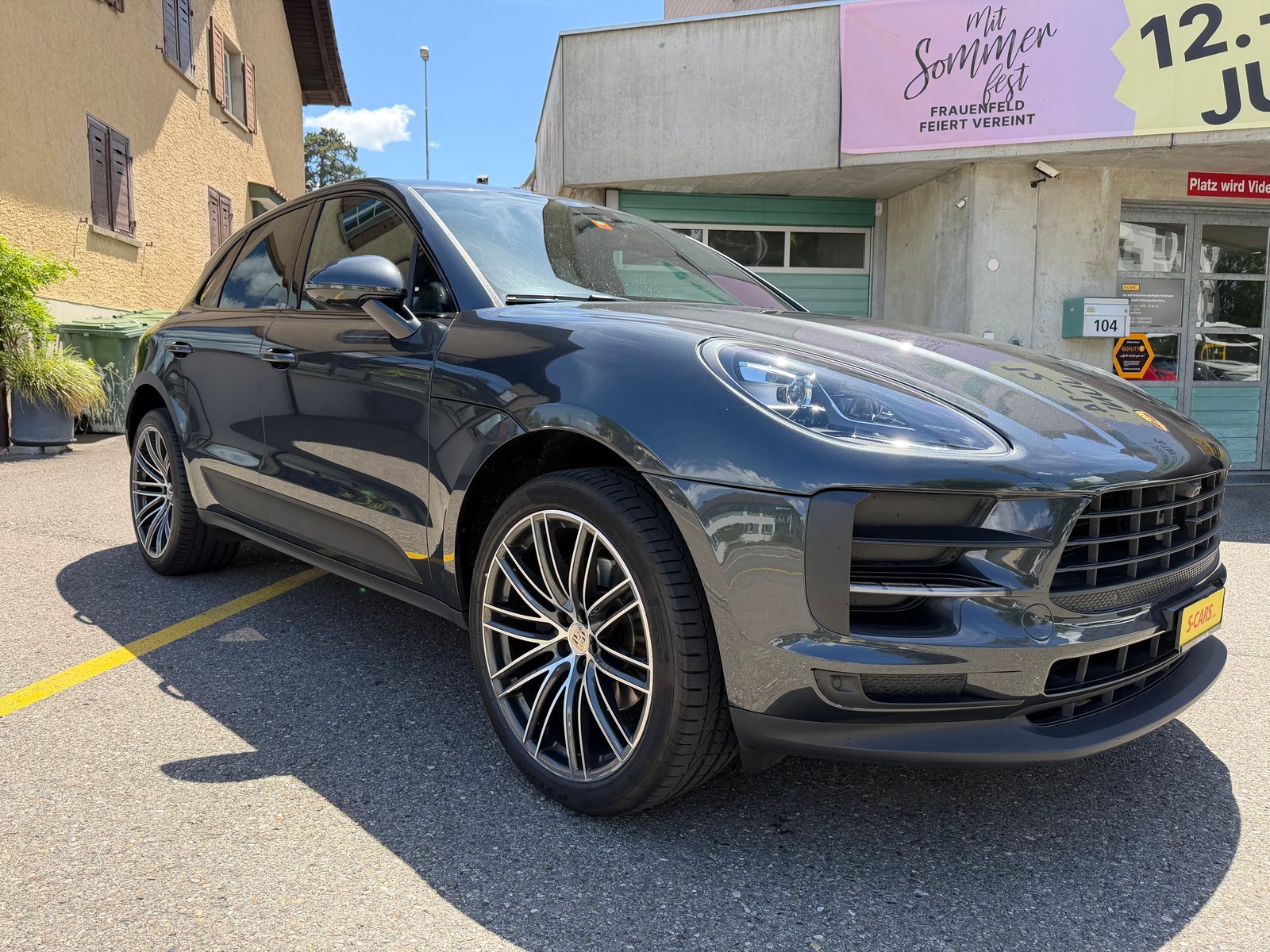 PORSCHE Macan PDK, Petrol, Second hand / Used, Automatic - 4