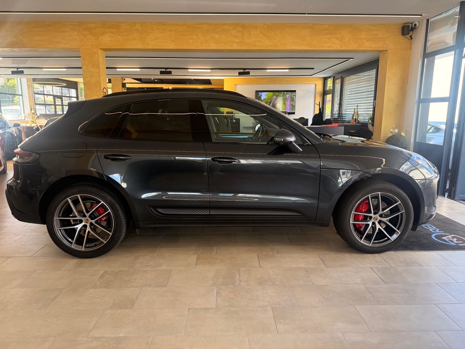 PORSCHE Macan S PDK, Petrol, Second hand / Used, Automatic - 2