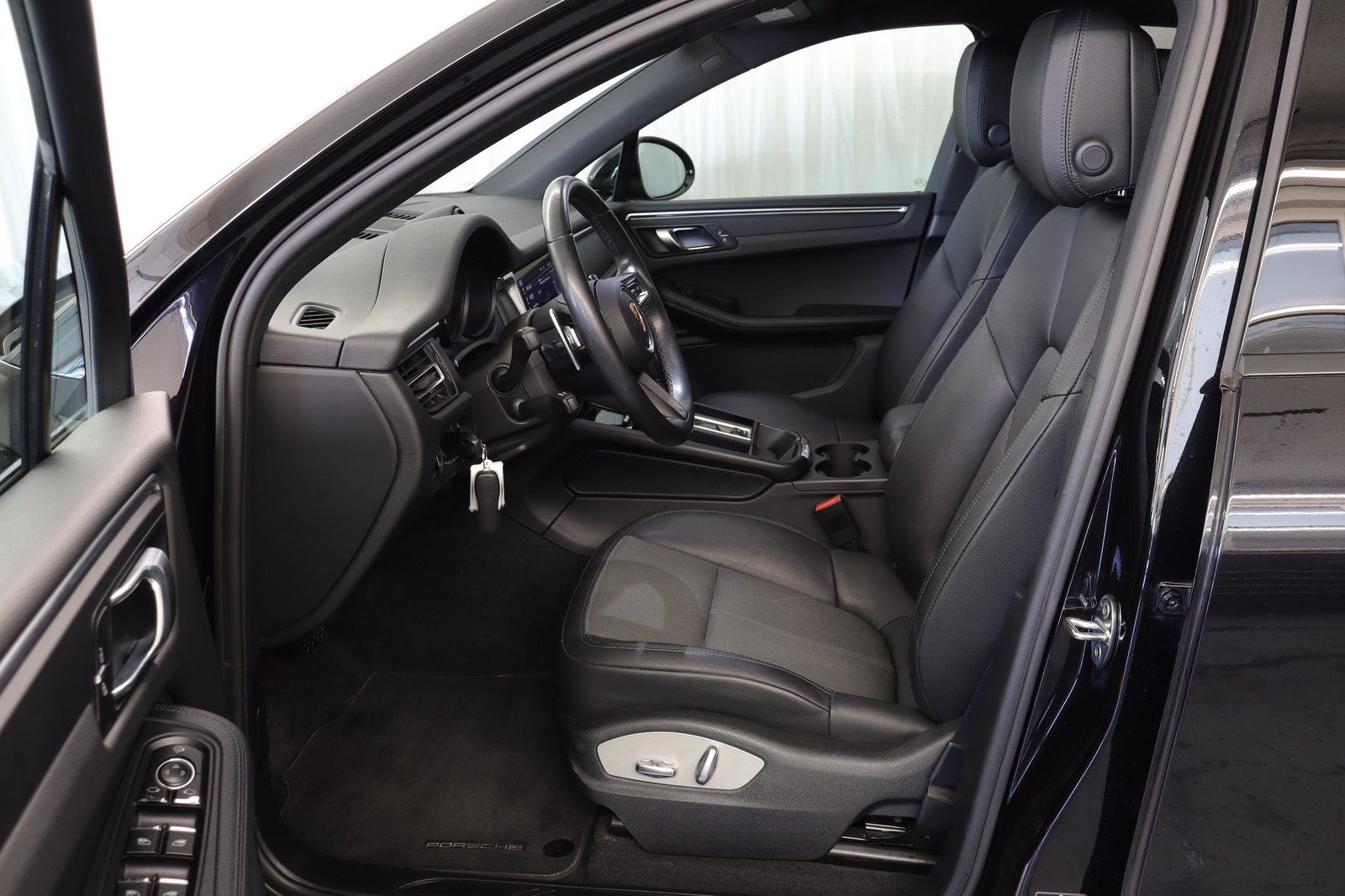 PORSCHE Macan 2.0, Essence, Occasion / Utilisé, Automatique - 2