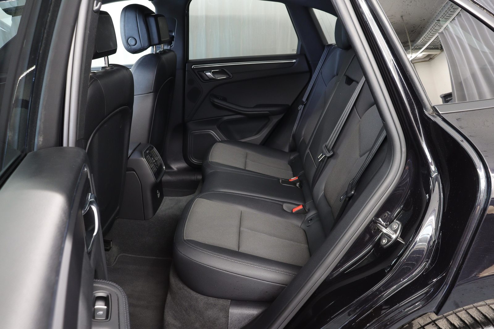 PORSCHE Macan 2.0, Essence, Occasion / Utilisé, Automatique - 7