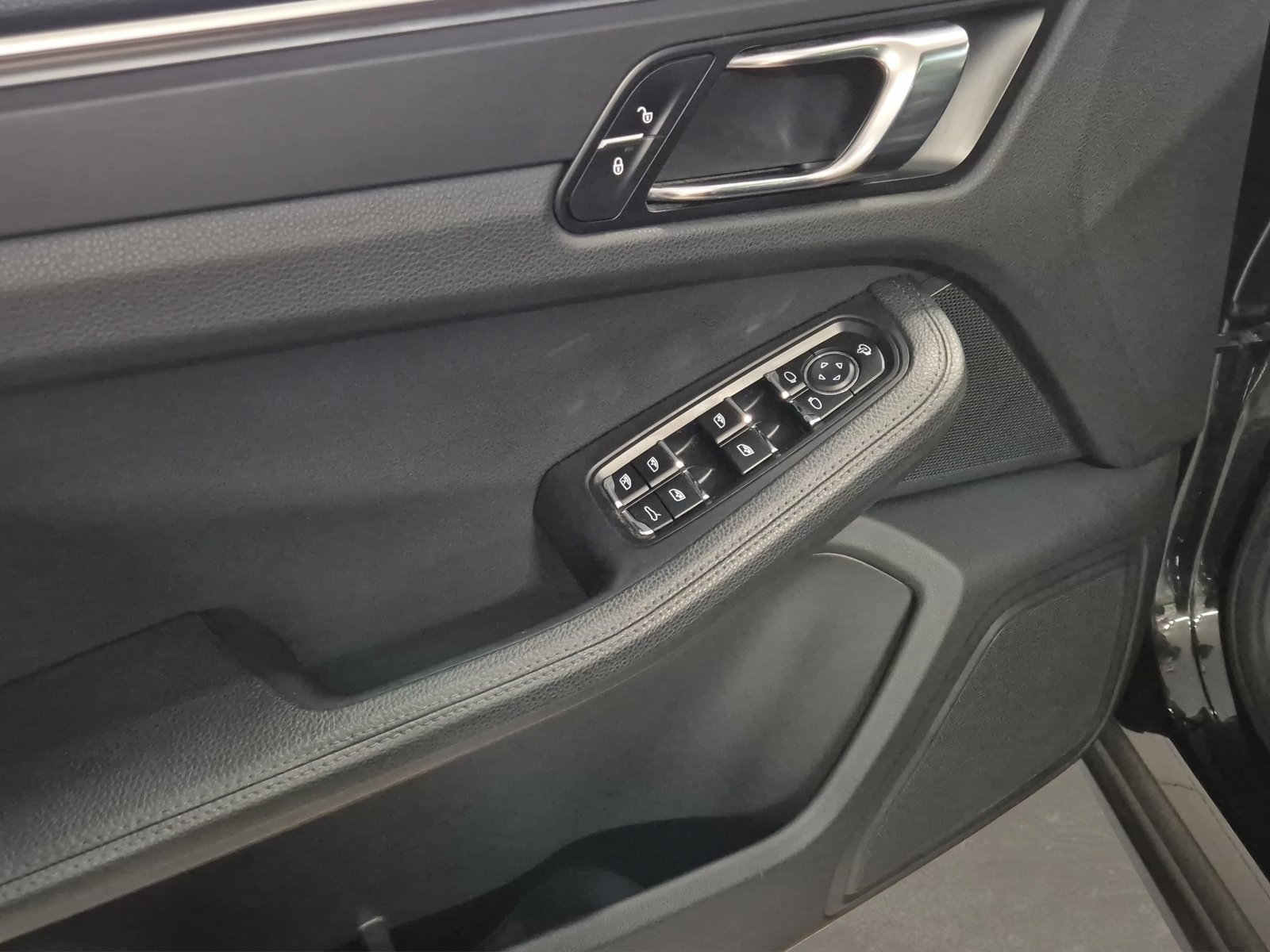 PORSCHE Macan PDK, Petrol, Second hand / Used, Automatic - 7