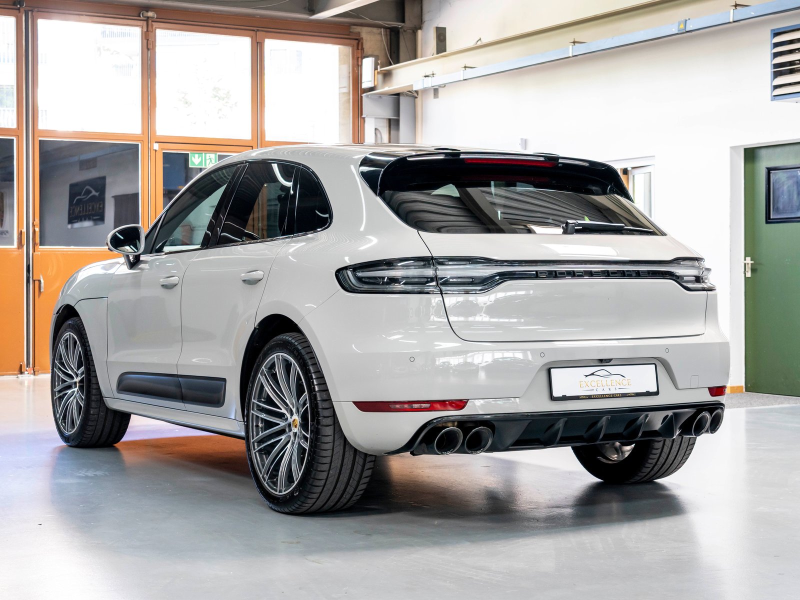 PORSCHE Macan Turbo PDK, Petrol, Second hand / Used, Automatic - 7