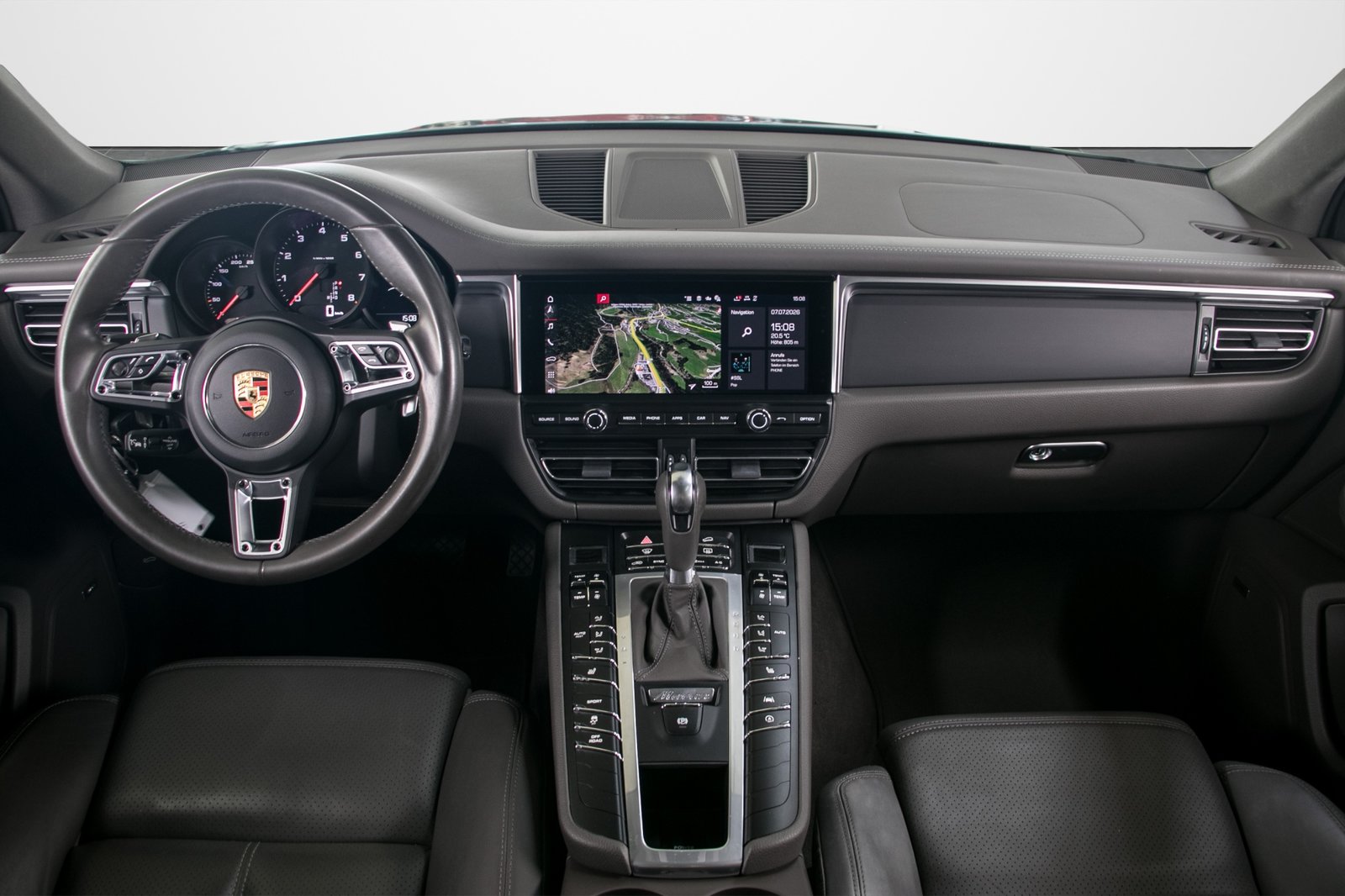 PORSCHE Macan PDK, Petrol, Second hand / Used, Automatic - 4