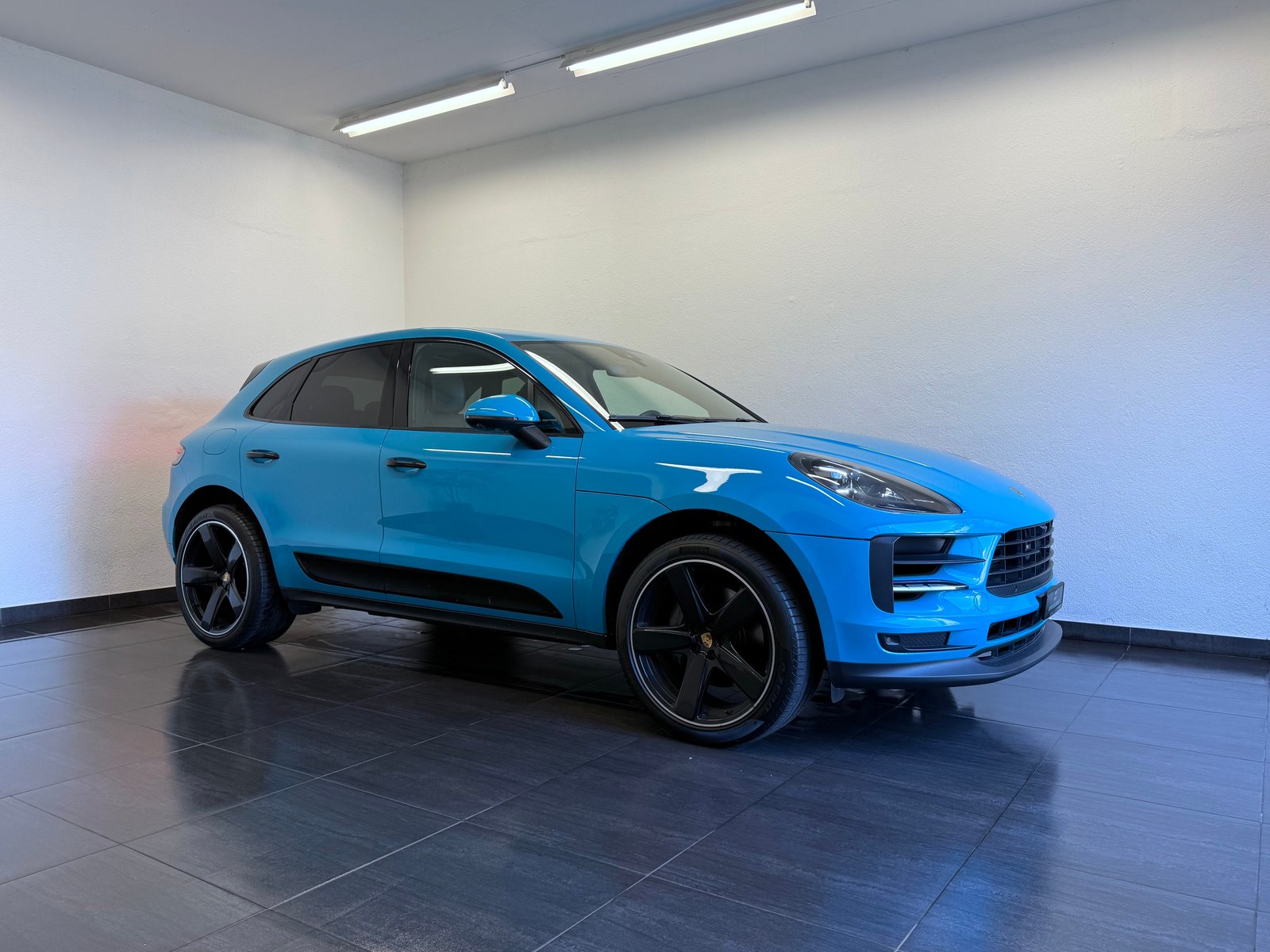 PORSCHE Macan S PDK Miami Blue