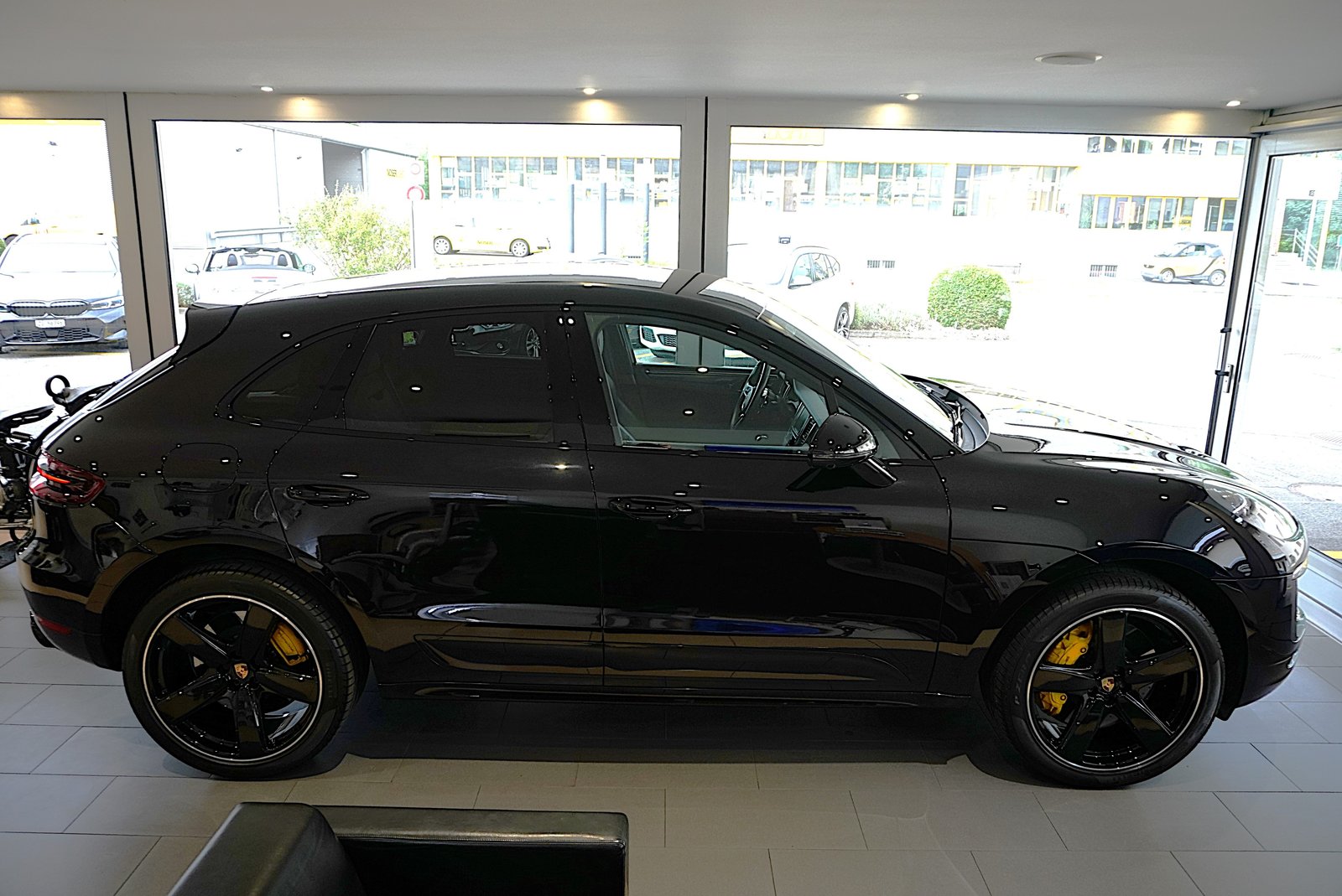 PORSCHE Macan Turbo PDK, Petrol, Second hand / Used, Automatic - 4