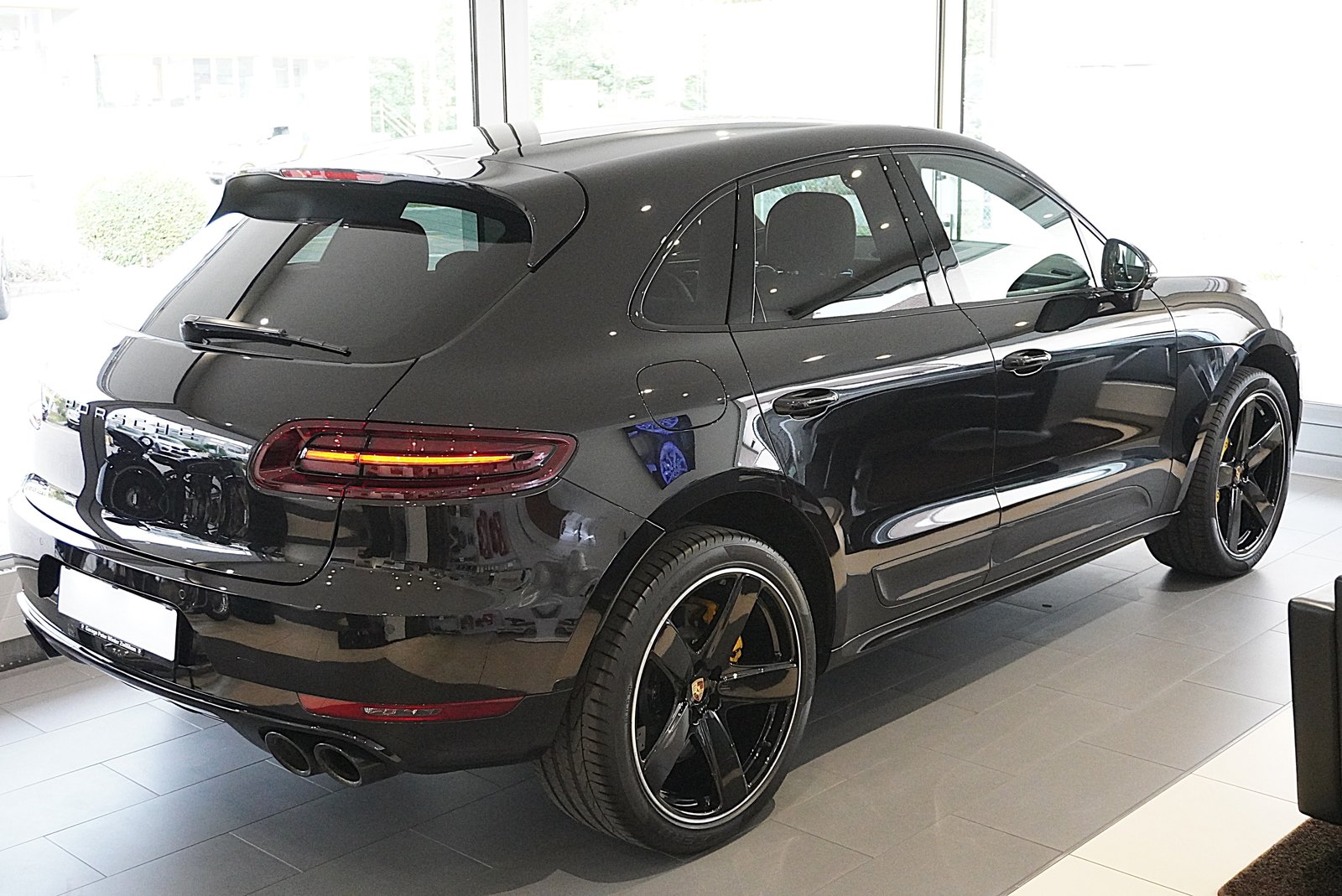 PORSCHE Macan Turbo PDK, Petrol, Second hand / Used, Automatic - 5