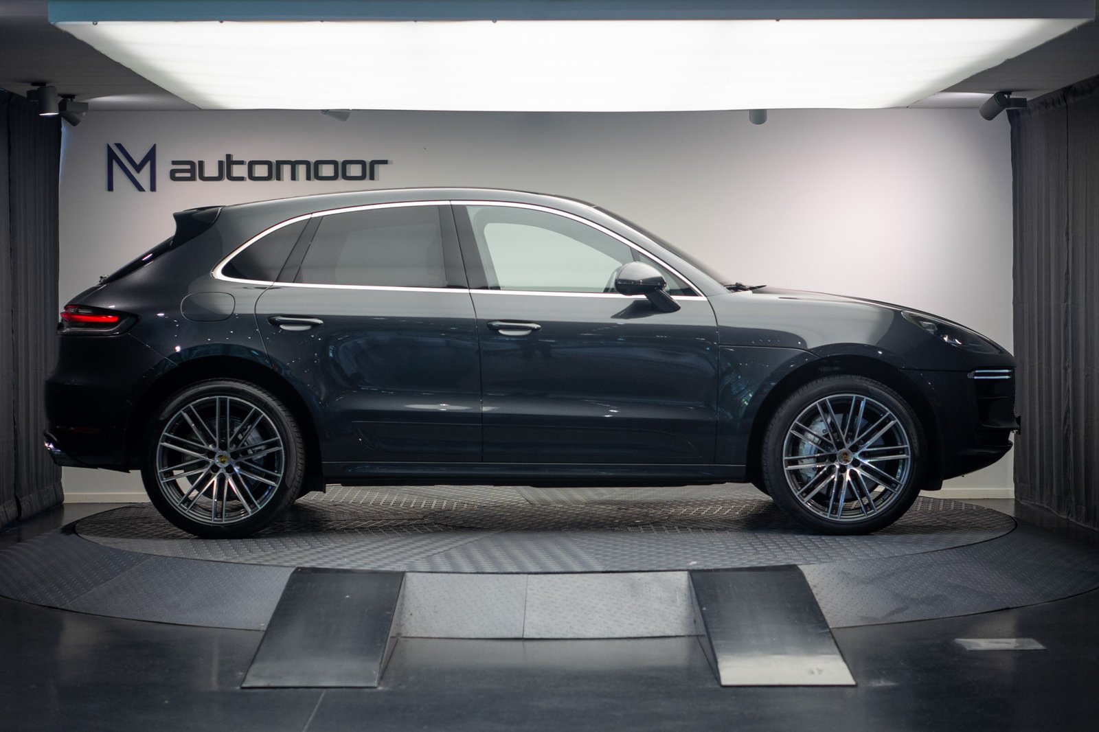 PORSCHE Macan Turbo PDK *CH-Fahrzeug* *Alcantarahimmel* *Pan, Benzin, Occasion / Gebraucht, Automatik - 4