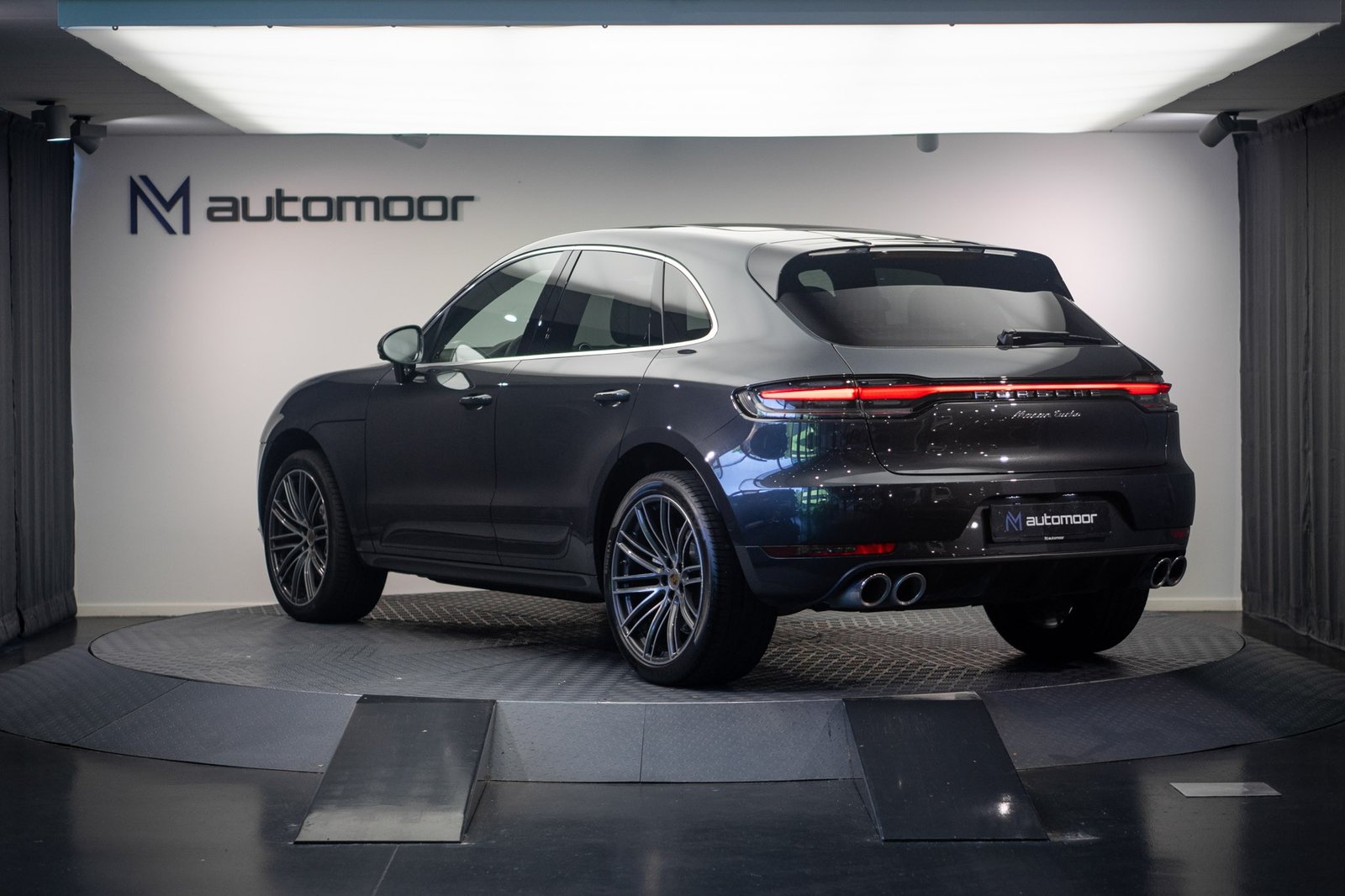 PORSCHE Macan Turbo PDK *CH-Fahrzeug* *Alcantarahimmel* *Pan, Benzin, Occasion / Gebraucht, Automatik - 7