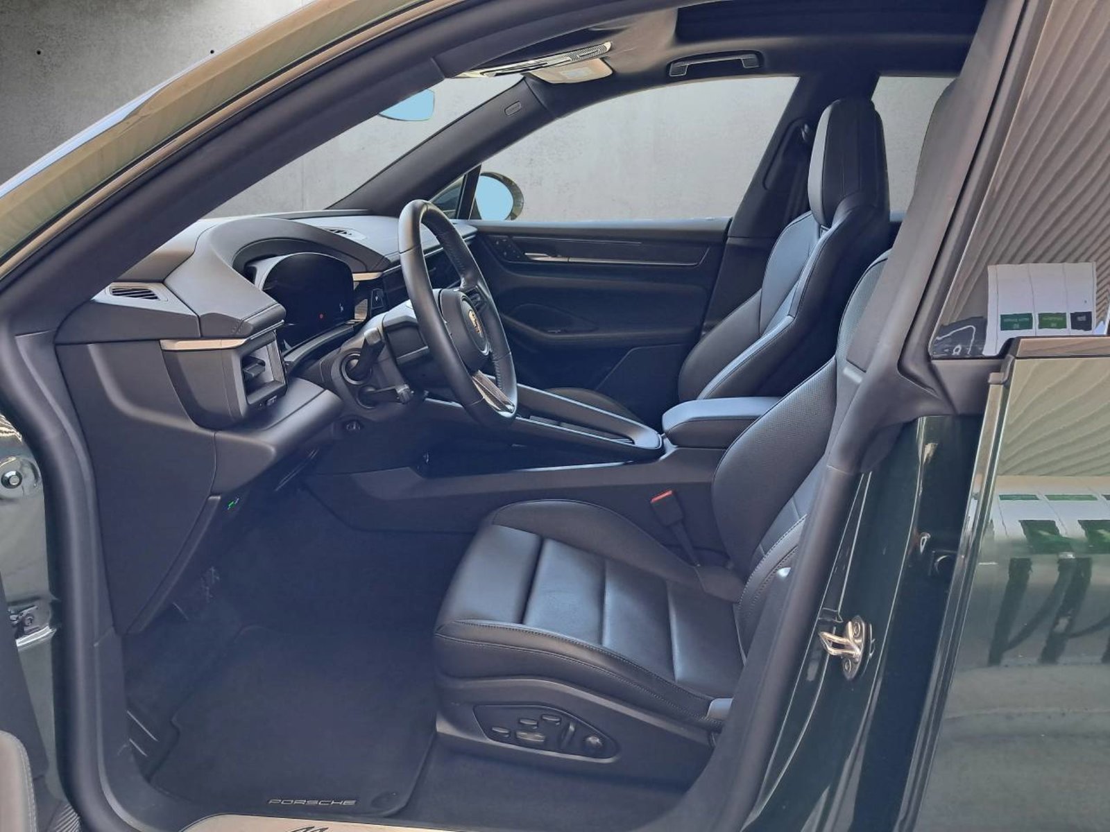 PORSCHE Macan 4, Electric, Second hand / Used, Automatic - 4