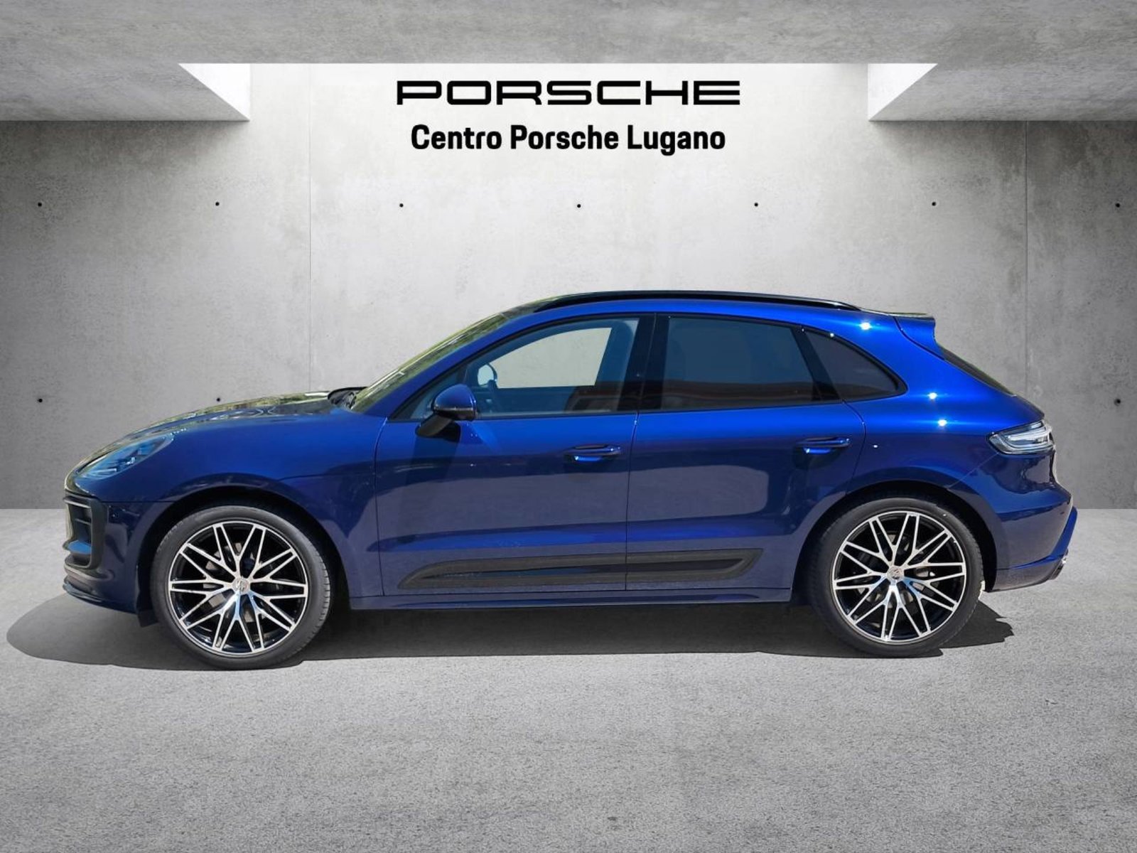 PORSCHE Macan T, Petrol, Second hand / Used, Automatic - 2