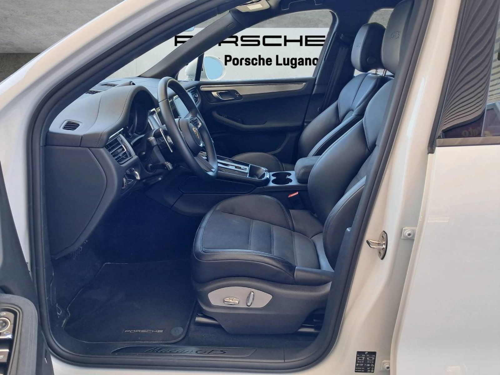 PORSCHE Macan GTS, Petrol, Second hand / Used, Automatic - 4