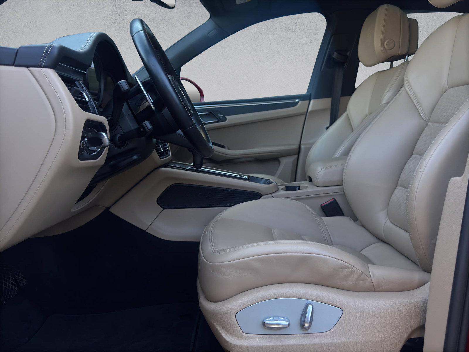 PORSCHE Macan T, Benzin, Occasion / Gebraucht, Automatik - 7