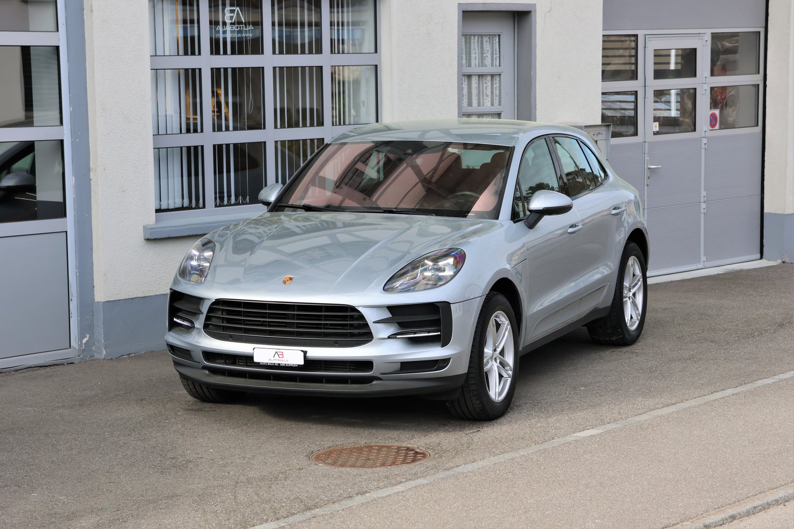 PORSCHE Macan PDK
