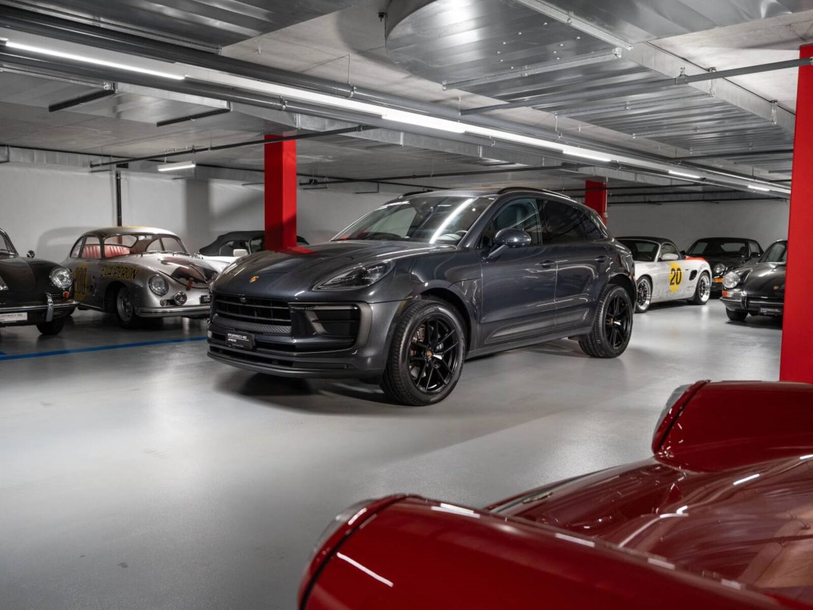 PORSCHE Macan