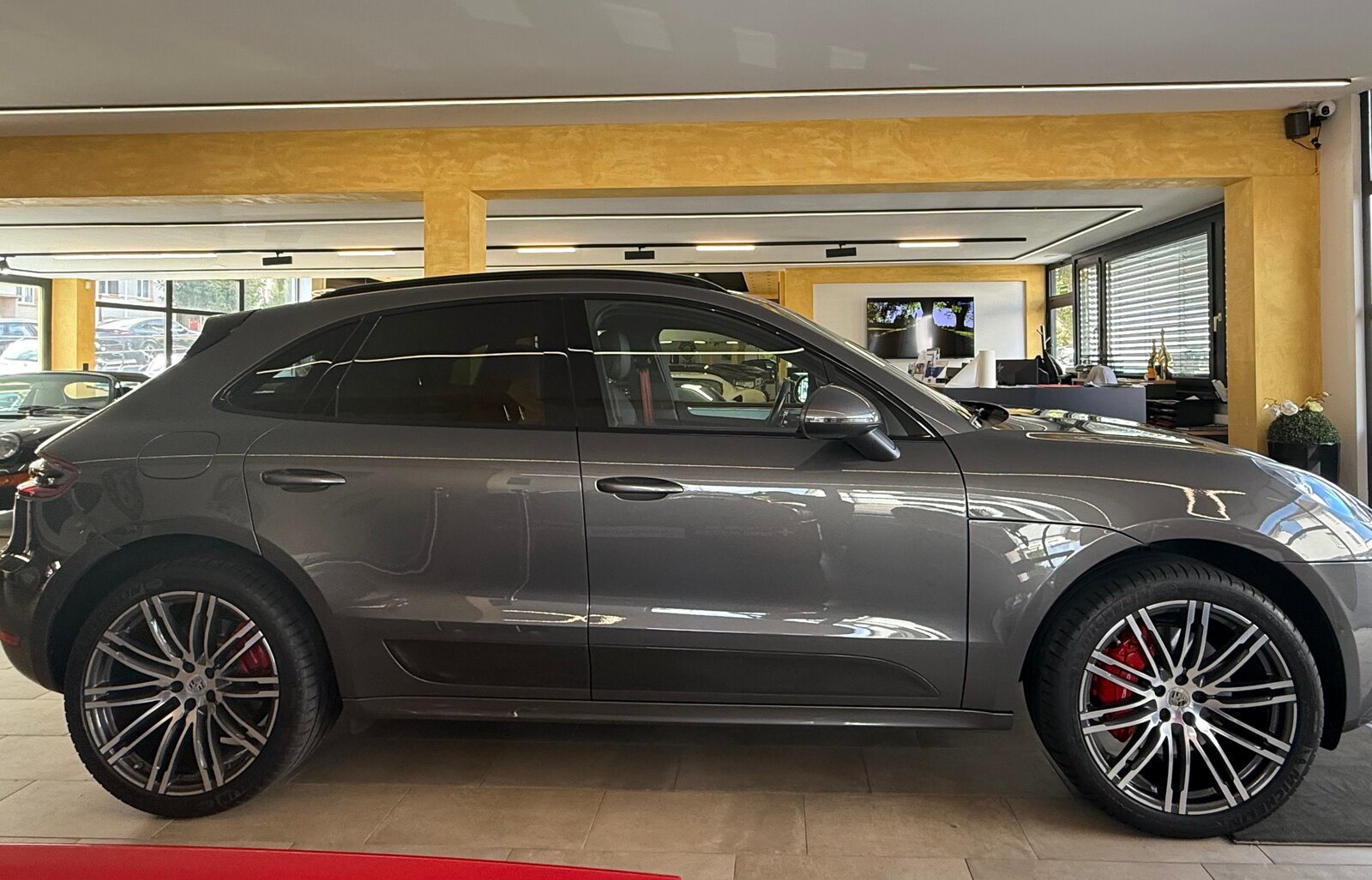 PORSCHE Macan Turbo PDK, Benzin, Occasion / Gebraucht, Automatik - 2