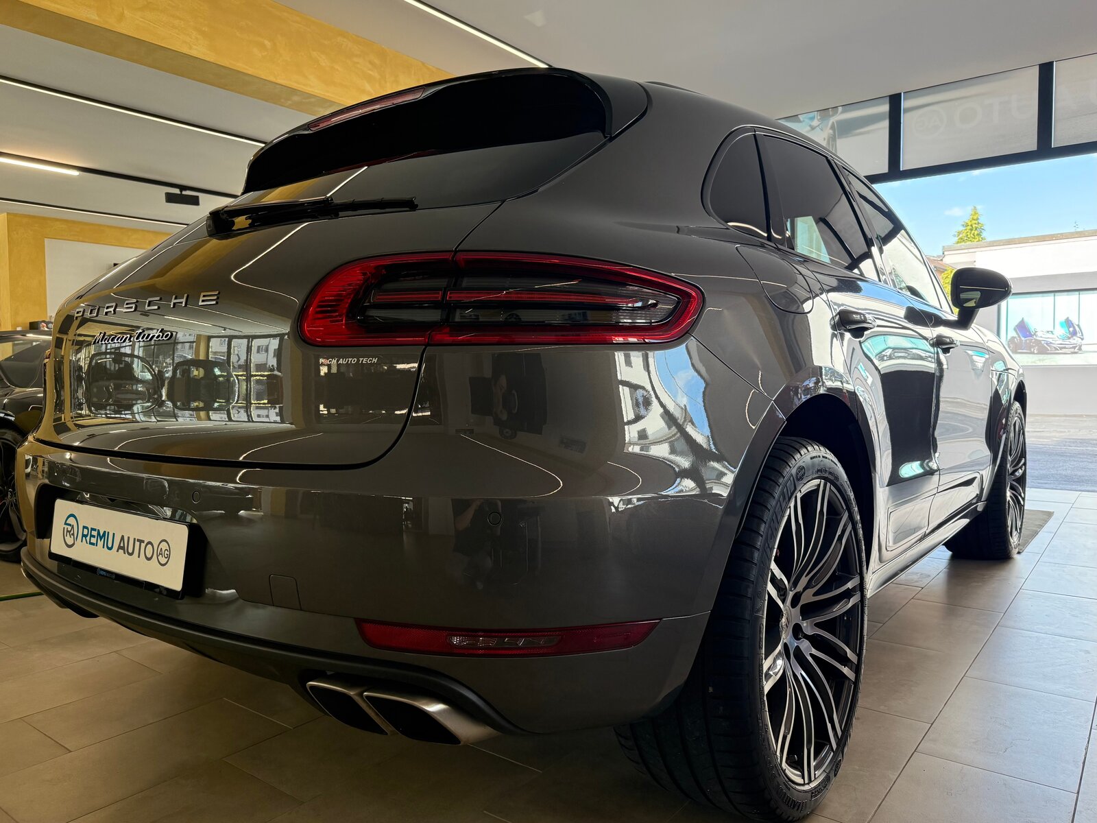 PORSCHE Macan Turbo PDK, Benzin, Occasion / Gebraucht, Automatik - 3