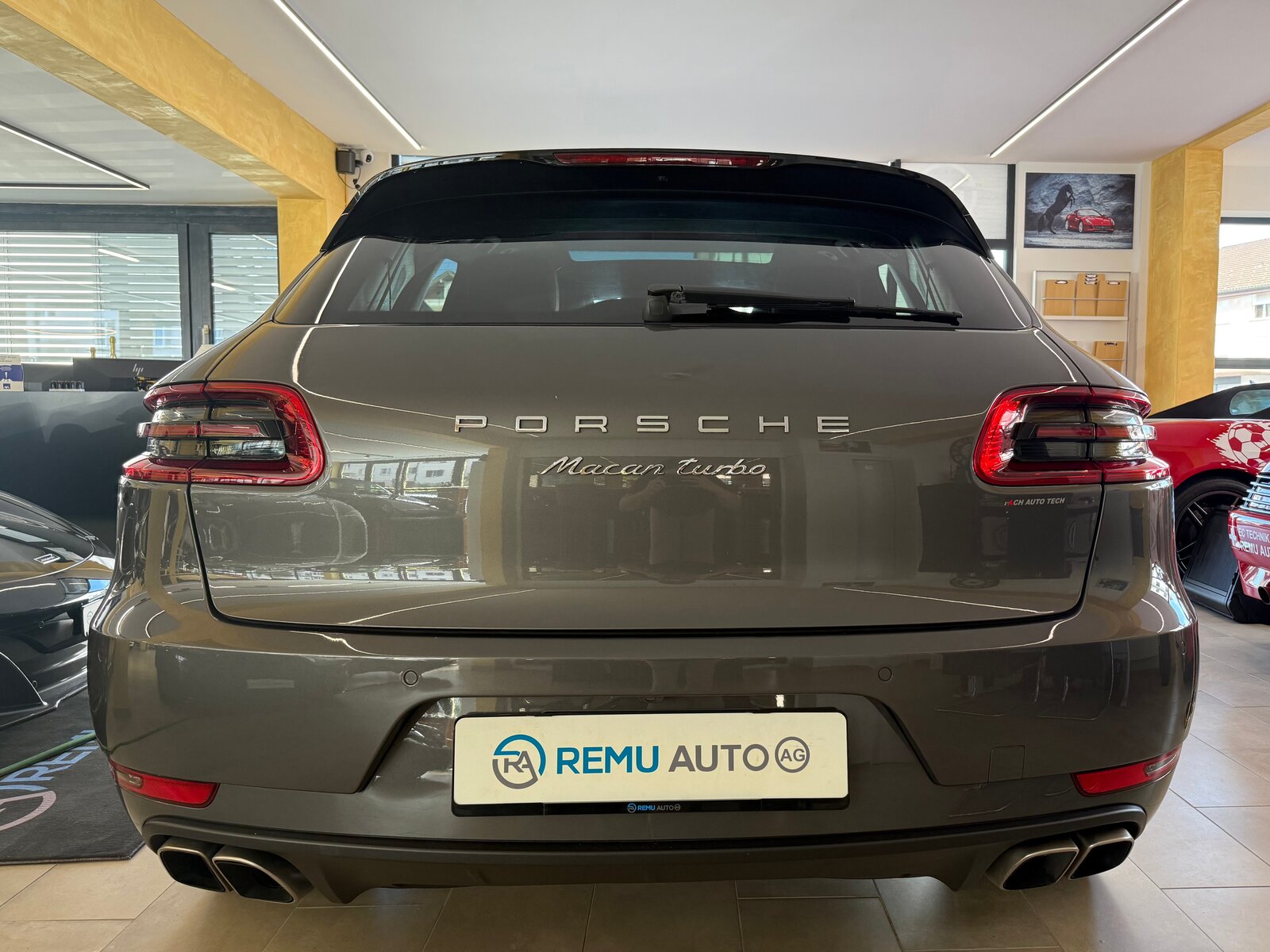 PORSCHE Macan Turbo PDK, Benzin, Occasion / Gebraucht, Automatik - 4