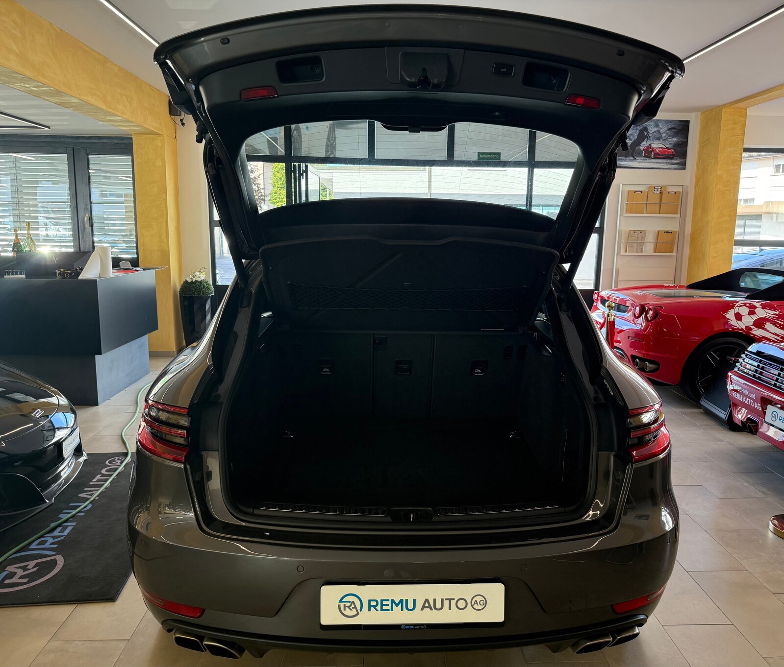 PORSCHE Macan Turbo PDK, Benzin, Occasion / Gebraucht, Automatik - 5