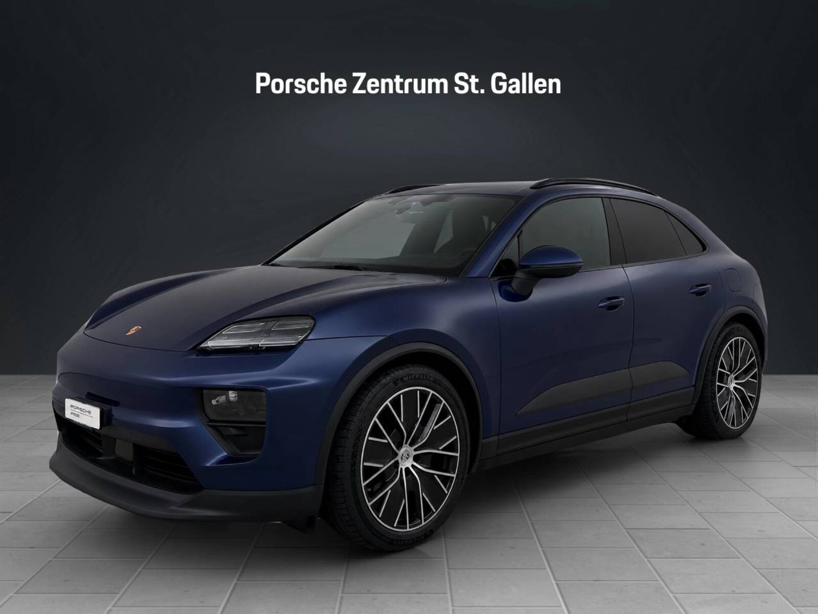 PORSCHE Macan 4