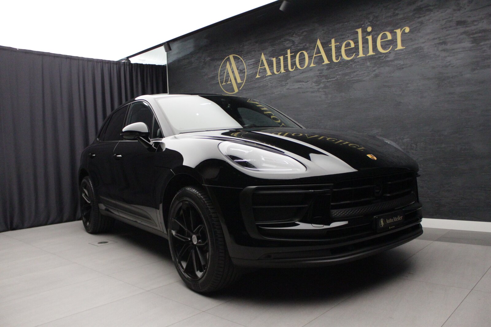 PORSCHE Macan PDK