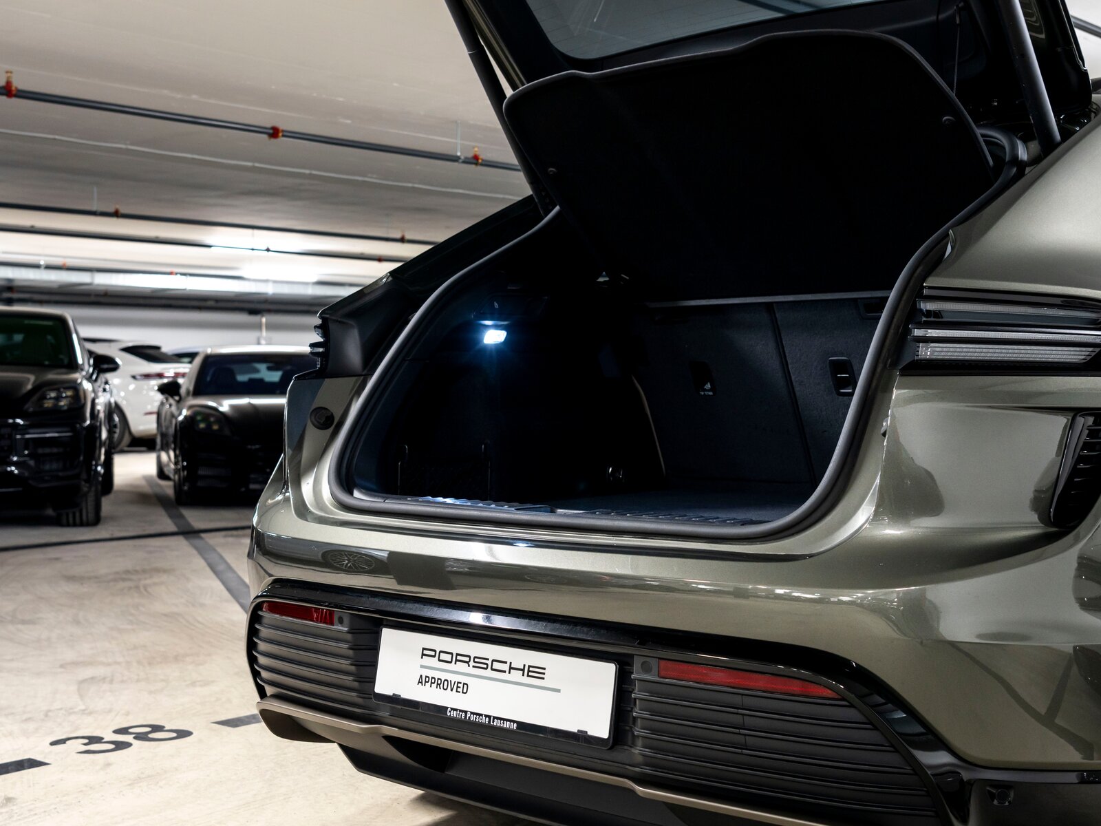 PORSCHE Macan Turbo 100kWh, Electric, Second hand / Used, Automatic - 7