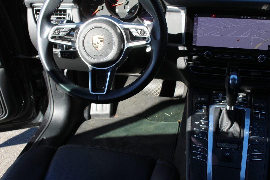 PORSCHE 2.0, Petrol, Second hand / Used, Automatic - 5