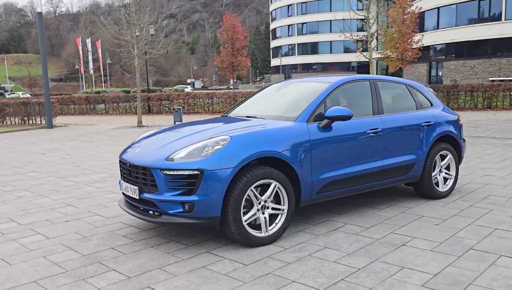 PORSCHE MACAN Saphirblaumetallic 252 PS, Petrol, Second hand / Used, Automatic - 2