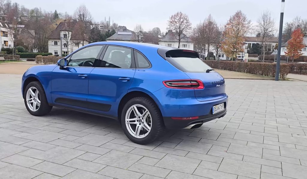 PORSCHE MACAN Saphirblaumetallic 252 PS, Petrol, Second hand / Used, Automatic - 3