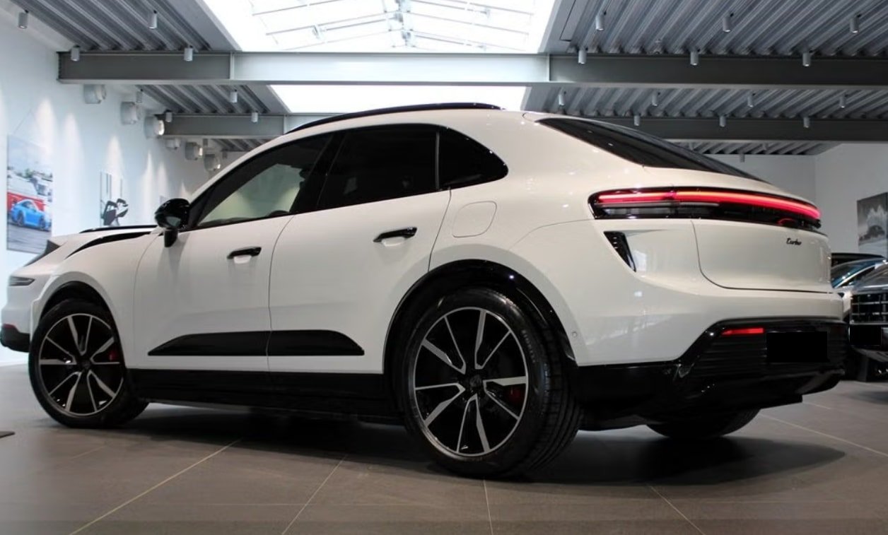 PORSCHE Macan Turbo 100kWh, Electric, Ex-demonstrator, Automatic - 2