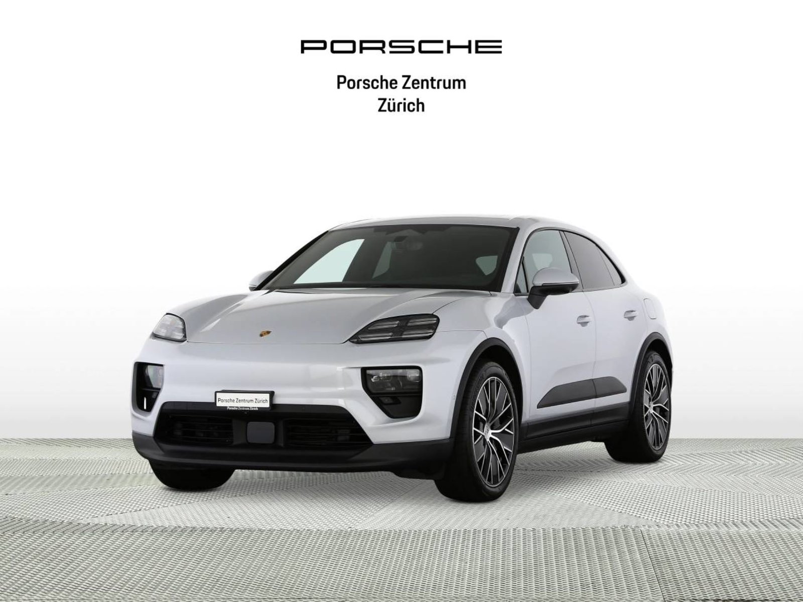 PORSCHE Macan 4