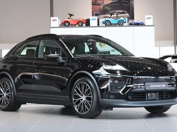 PORSCHE Macan 100kWh, Electric, Ex-demonstrator, Automatic