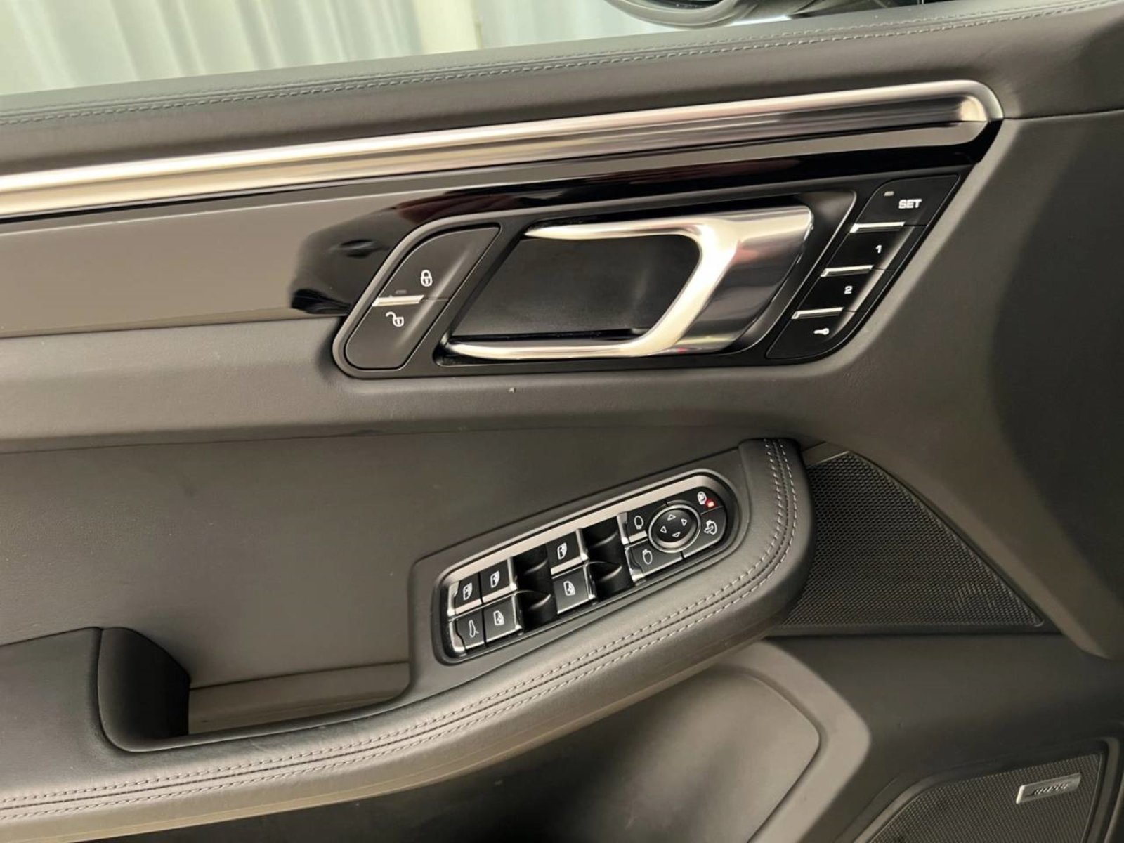 PORSCHE Macan Turbo, Petrol, Second hand / Used, Automatic - 5