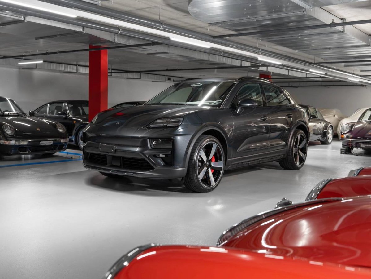 PORSCHE Macan Turbo