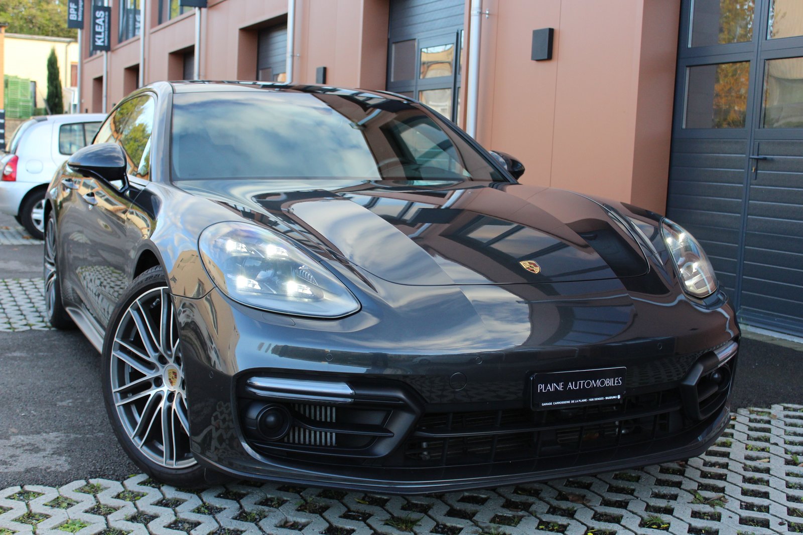 PORSCHE Panamera GTS Sport Turismo PDK - "CH Fahrzeug * Toit Pano * , Petrol, Second hand / Used, Automatic - 2