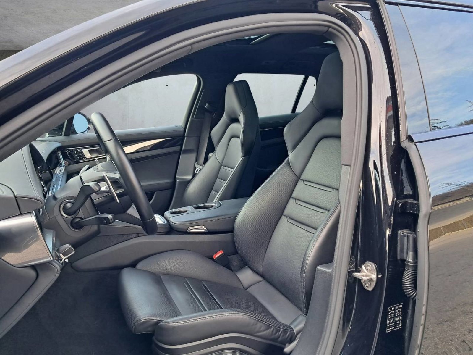 PORSCHE Panamera 4 E-Hybrid Sport Turismo, Plug-in-Hybrid Petrol/Electric, Second hand / Used, Automatic - 5