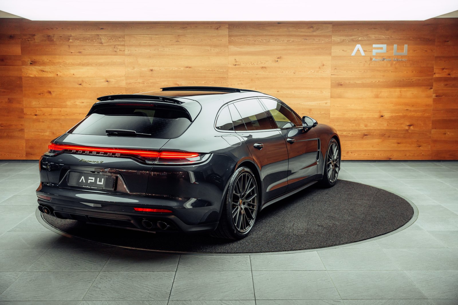 PORSCHE Panamera 4 E-Hybrid Sport Turismo Platinum Edition P, Plug-in-Hybrid Petrol/Electric, Second hand / Used, Automatic - 2