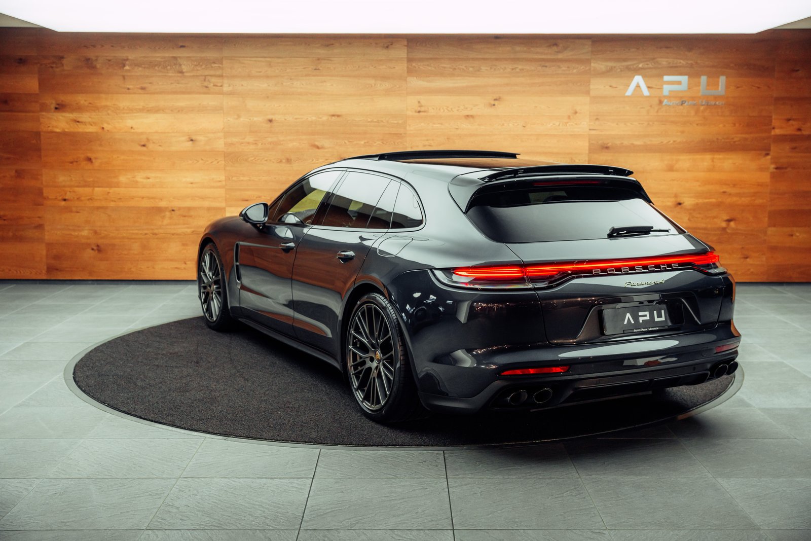 PORSCHE Panamera 4 E-Hybrid Sport Turismo Platinum Edition P, Plug-in-Hybrid Petrol/Electric, Second hand / Used, Automatic - 3