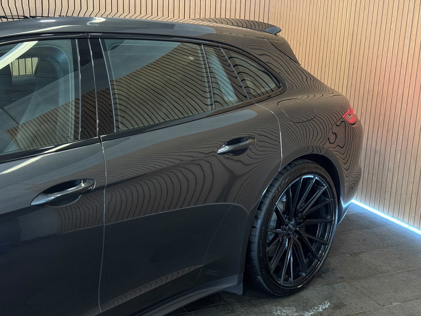 PORSCHE Panamera 4 E-Hybrid Sport Turismo PDK, Plug-in-Hybrid Benzin/Elektro, Occasion / Gebraucht, Automatik - 7